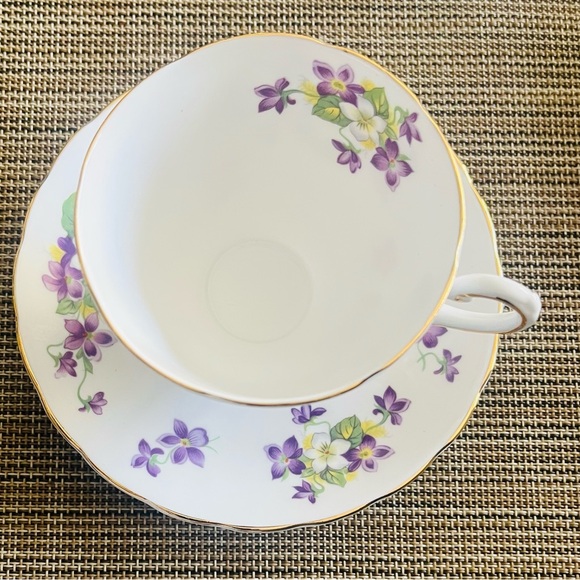 Royal Tuscan Woodland Violet Porcelain Teacup and Saucer Set - Picture 2 of 7